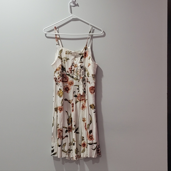 BRAND NEW! MNG Causal Sleeveless Floral Dress with Matching Scrunchies Size 6 - Picture 15 of 15